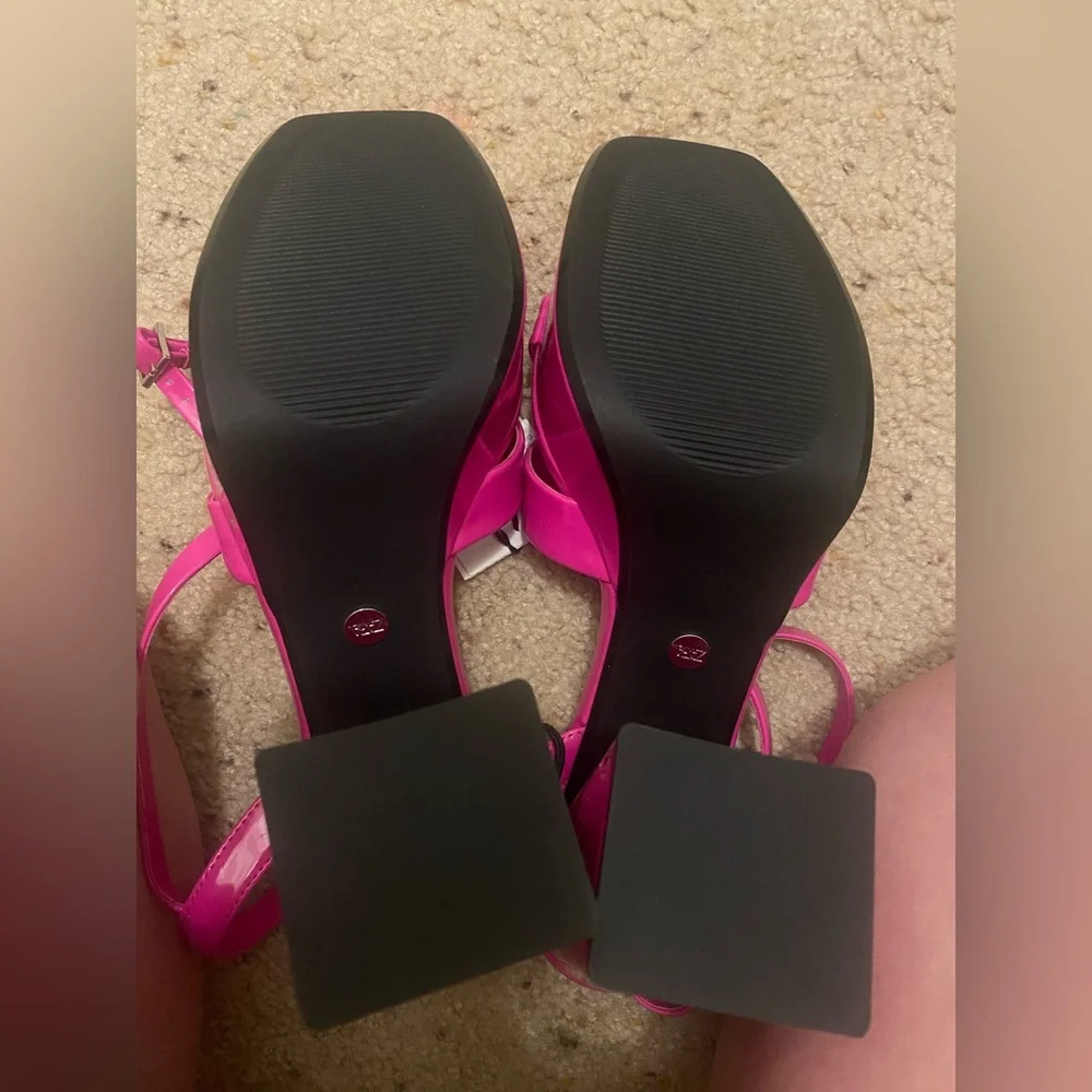 ZARA NEON PINK STRAPPY CHUNKY PLATFORM
HEELED SANDALS SIZE 8 NWT - Picture 10 of 16